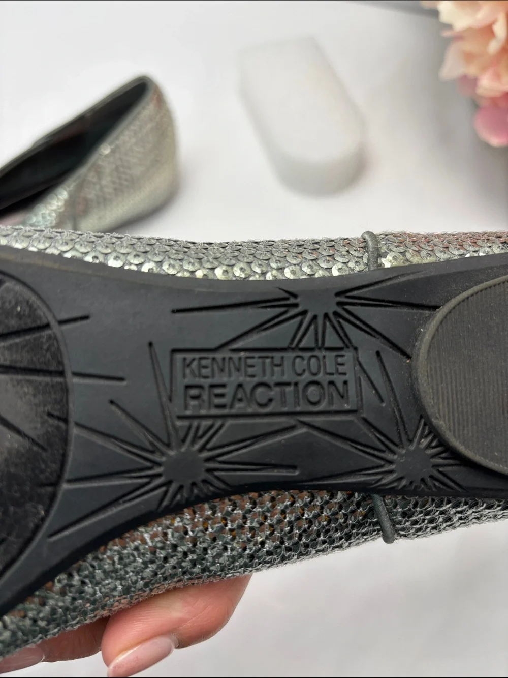 Kenneth‎ Cole Womens 9.5 Silver Peep-Toe Flats with Green Gem Accent #443